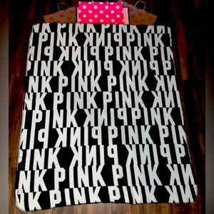 VS PINK RARE HTF Black and White Repeat Logo Stadium Blanket.